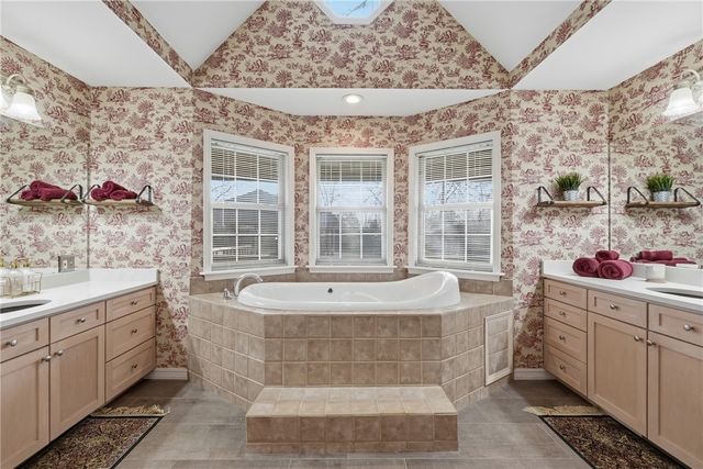 14620 Ravenwood Lane, Garfield, AR 72732