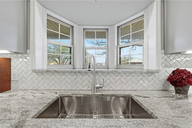 14620 Ravenwood Lane, Garfield, AR 72732