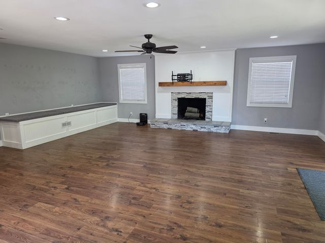 405 Fairview Avenue, Crown Point, IN 46307