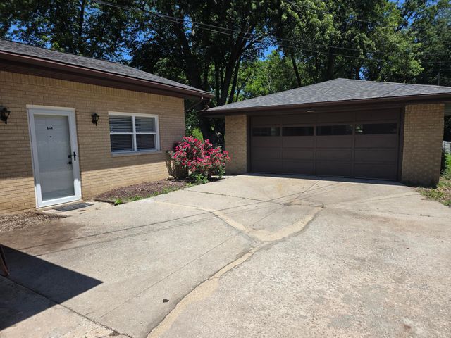 405 Fairview Avenue, Crown Point, IN 46307