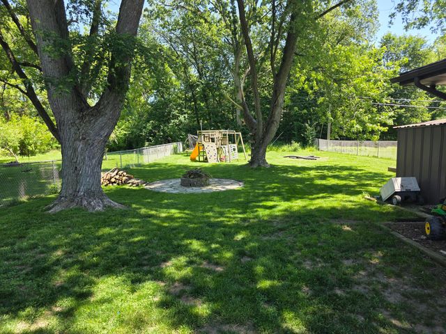 405 Fairview Avenue, Crown Point, IN 46307