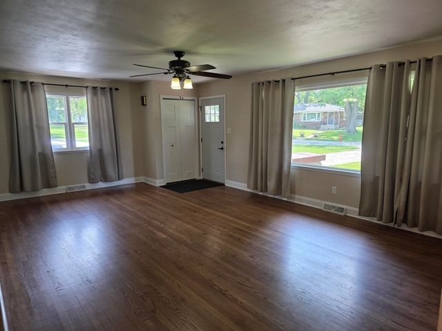 405 Fairview Avenue, Crown Point, IN 46307
