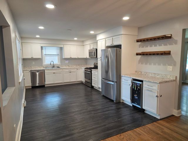405 Fairview Avenue, Crown Point, IN 46307
