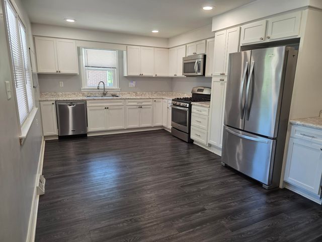 405 Fairview Avenue, Crown Point, IN 46307