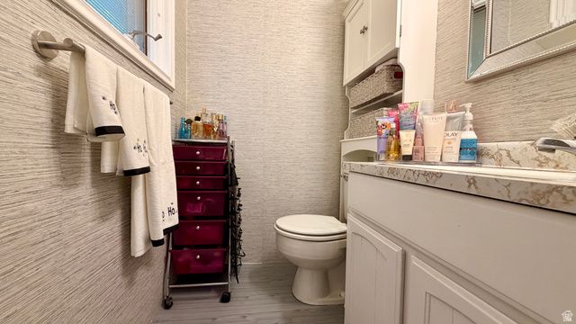 1236 E VIOLET DR, Sandy, UT 84094
