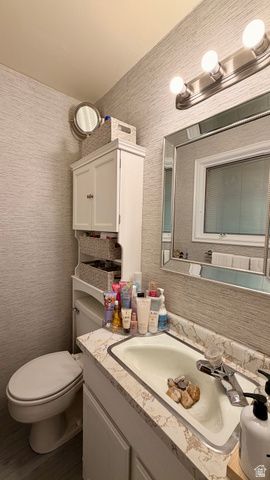 1236 E VIOLET DR, Sandy, UT 84094