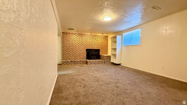 1236 E VIOLET DR, Sandy, UT 84094