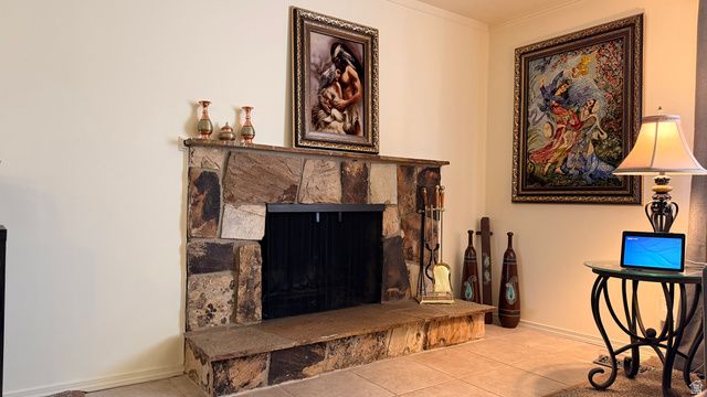 1236 E VIOLET DR, Sandy, UT 84094