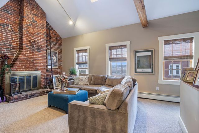 98 West Merrimack Street B, Manchester, NH 03101