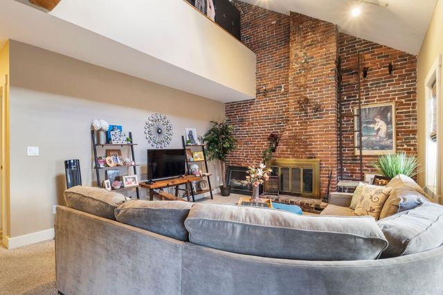 98 West Merrimack Street B, Manchester, NH 03101