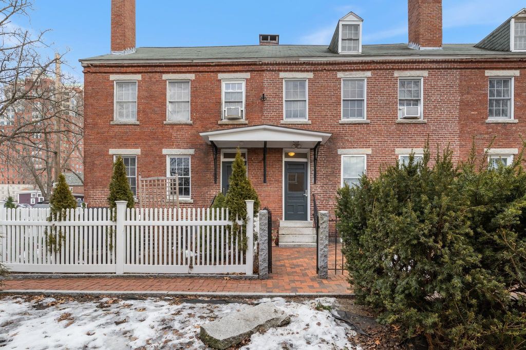 98 West Merrimack Street B, Manchester, NH 03101