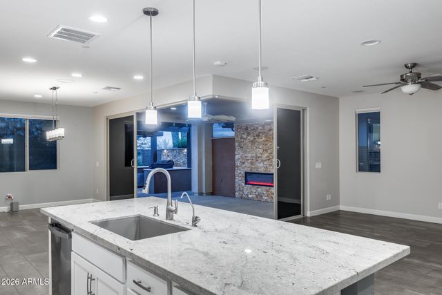 13455 W ANDREW Lane, Peoria, AZ 85383