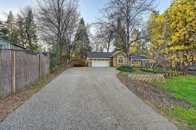 15326 Stinson Dr, Grass Valley, CA 95949