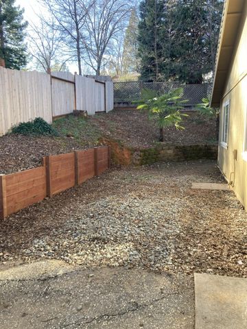 15326 Stinson Dr, Grass Valley, CA 95949