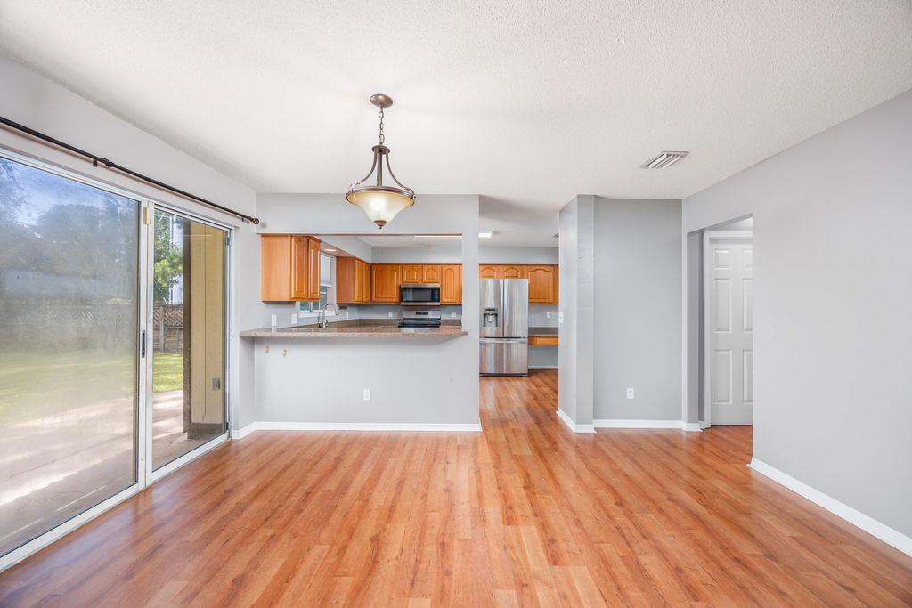 Image 15 of property listing at 1911 W Mistral Lane, Fort Walton Beach, FL 32547