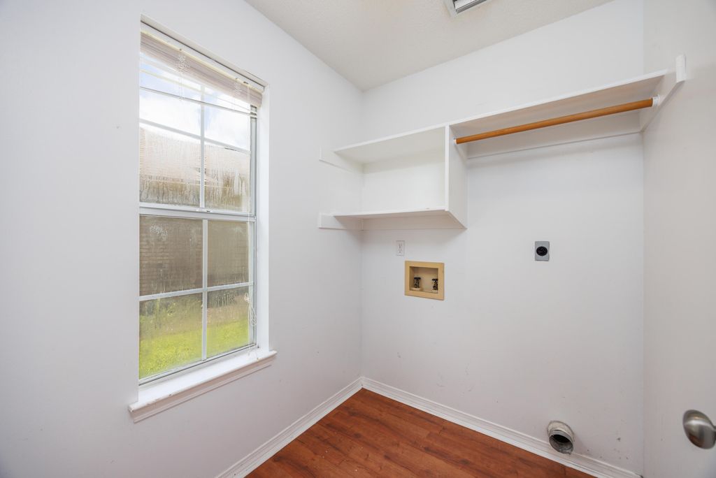Image 17 of property listing at 1911 W Mistral Lane, Fort Walton Beach, FL 32547