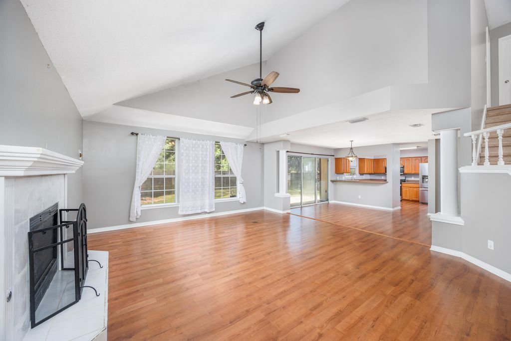 Image 3 of property listing at 1911 W Mistral Lane, Fort Walton Beach, FL 32547