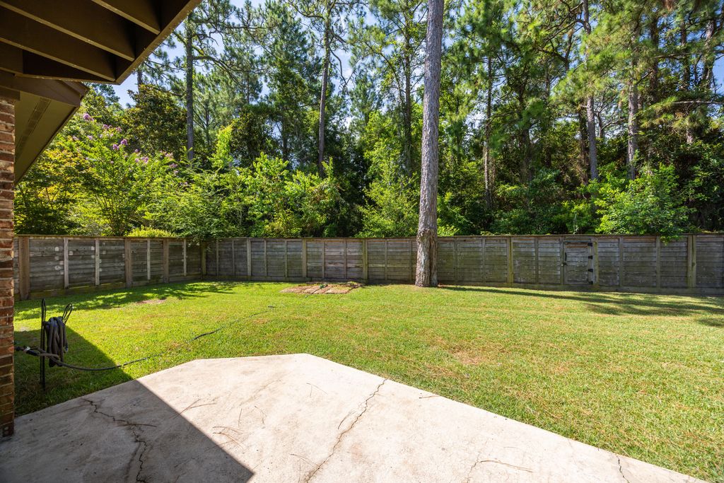 Image 31 of property listing at 1911 W Mistral Lane, Fort Walton Beach, FL 32547