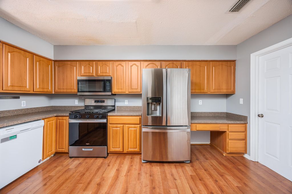 Image 4 of property listing at 1911 W Mistral Lane, Fort Walton Beach, FL 32547