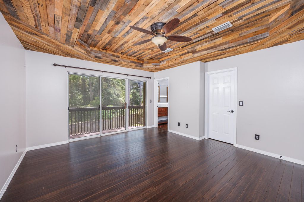 Image 6 of property listing at 1911 W Mistral Lane, Fort Walton Beach, FL 32547