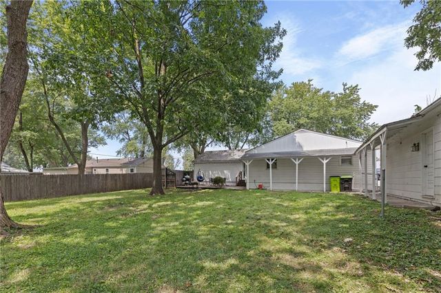 3003 E 171st Street, Belton, MO 64012