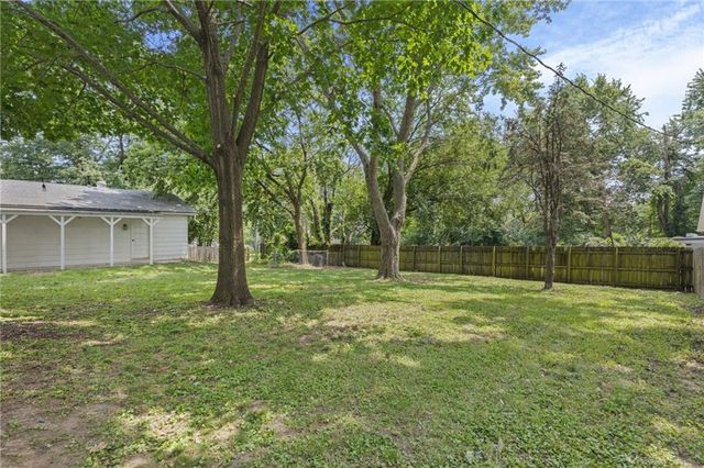 3003 E 171st Street, Belton, MO 64012