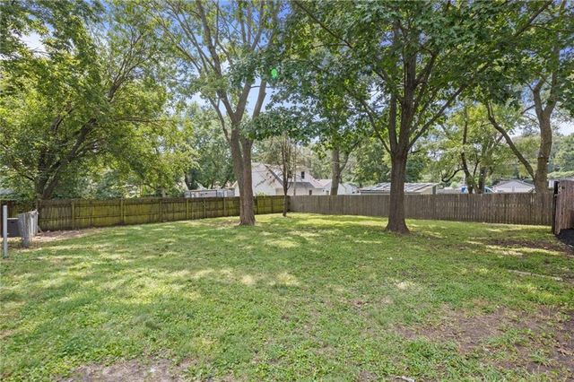 3003 E 171st Street, Belton, MO 64012