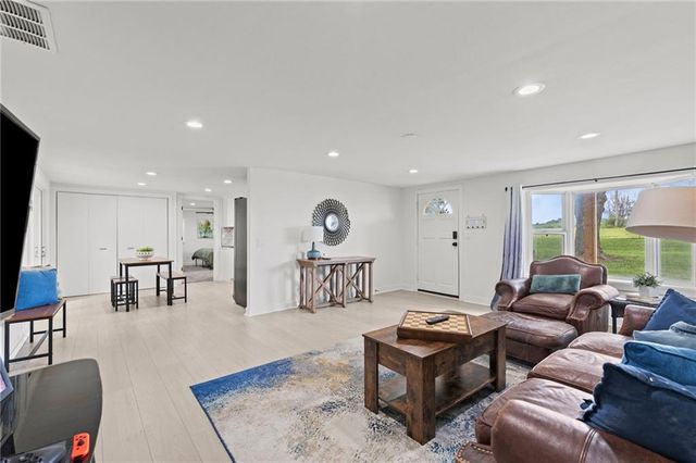 3003 E 171st Street, Belton, MO 64012