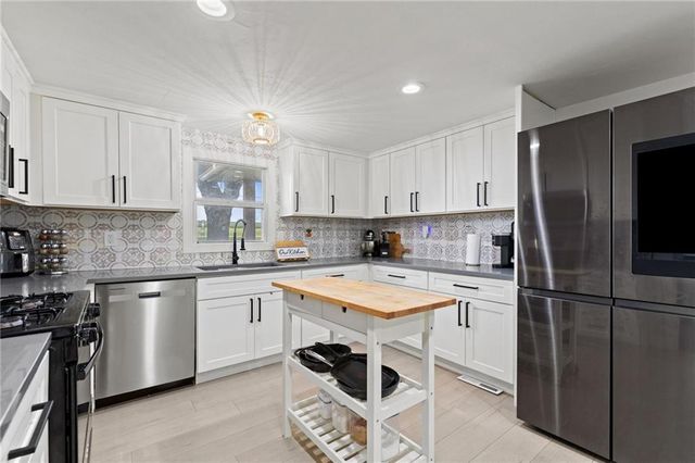 3003 E 171st Street, Belton, MO 64012