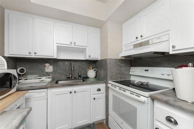 96 BOUNDARY BOULEVARD 129, Rotonda West, FL 33947