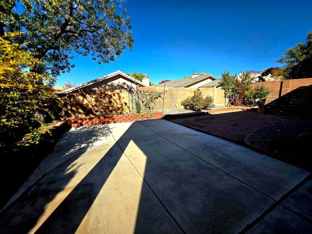 7327 Blue Cypress Avenue NE, Albuquerque, NM 87113