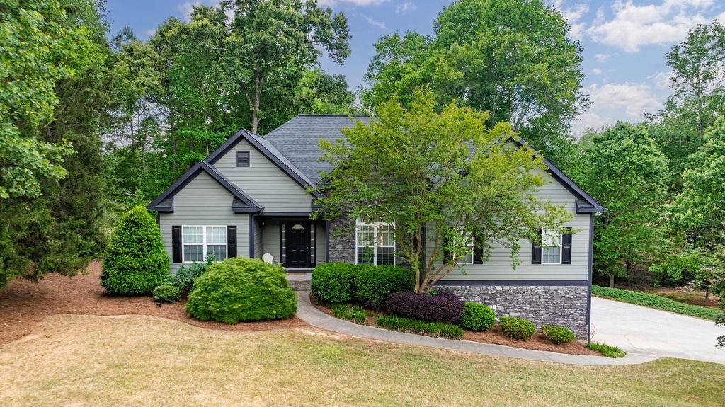 8225 Mossybrook Lane, Douglasville, GA 30135