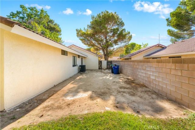 43552 Yew Street, Lancaster, CA 93536