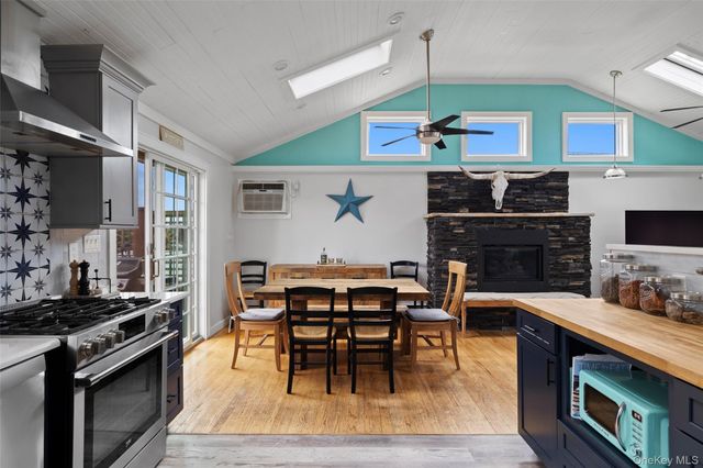 139 Baker Court, Island Park, NY 11558