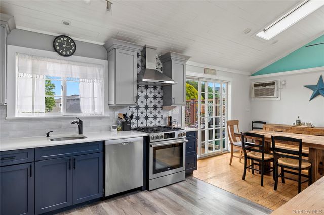 139 Baker Court, Island Park, NY 11558