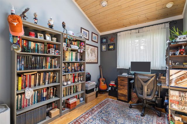 139 Baker Court, Island Park, NY 11558