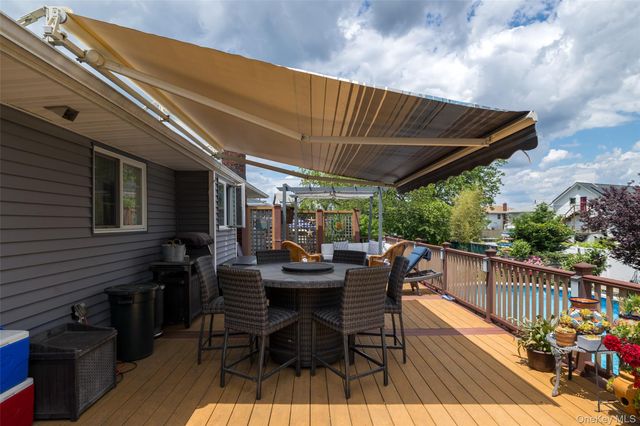 139 Baker Court, Island Park, NY 11558