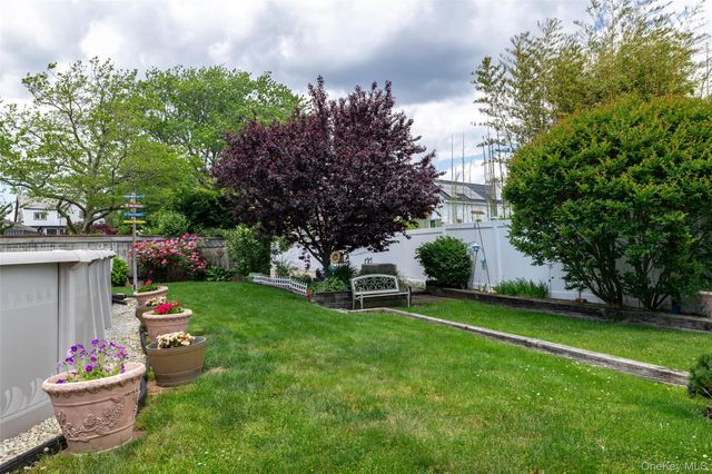 139 Baker Court, Island Park, NY 11558