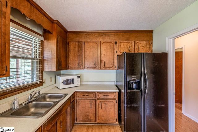 109 Edgewood Avenue, Easley, SC 29640