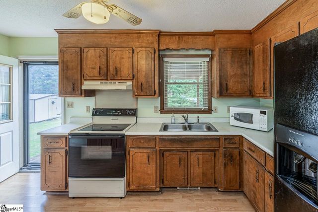 109 Edgewood Avenue, Easley, SC 29640
