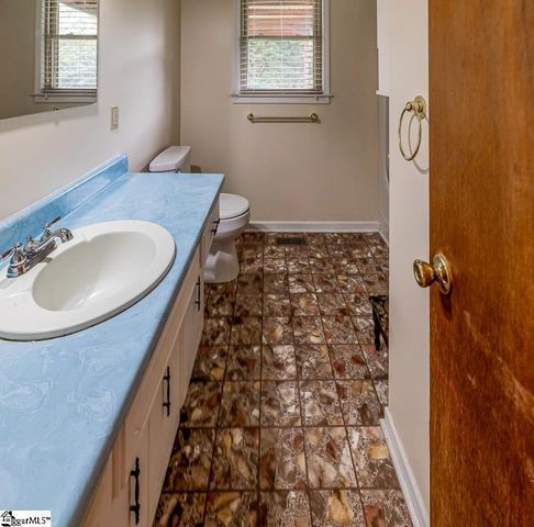 109 Edgewood Avenue, Easley, SC 29640