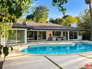 15701 Royal Ridge Road, Los Angeles, CA 91403