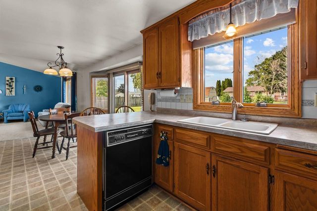 2154 NELLIE LANE, Green Bay, WI 54311