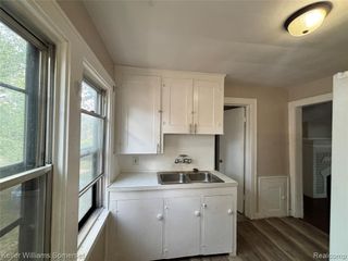 5783 Yorkshire Road, Detroit, MI 48224