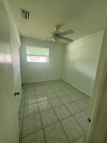 2780 NW 2nd Street, Boynton Beach, FL 33435