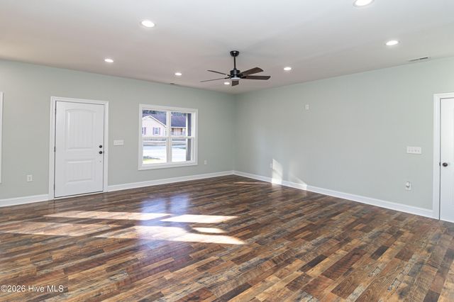 105 Franklin Street, La Grange, NC 28551