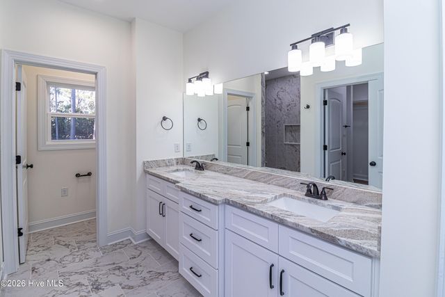 105 Franklin Street, La Grange, NC 28551