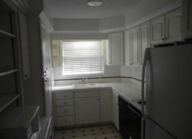 2040 Kings Gate Circle B, Snellville, GA 30078