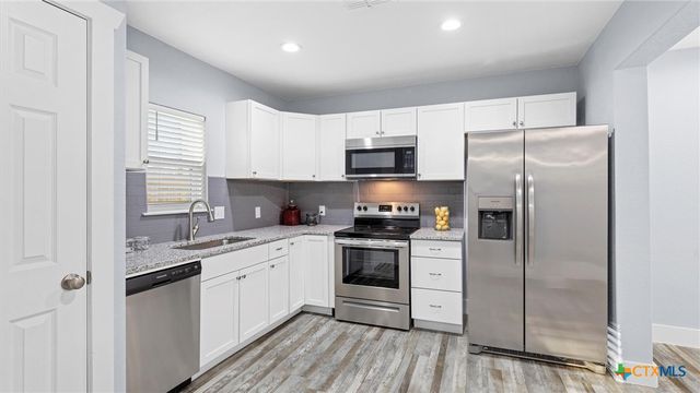 129 E Torrey Street, New Braunfels, TX 78130