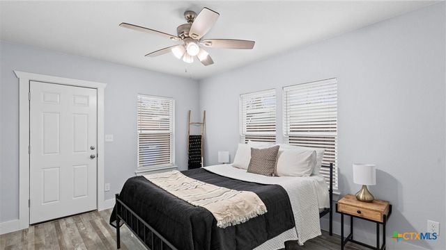 129 E Torrey Street, New Braunfels, TX 78130
